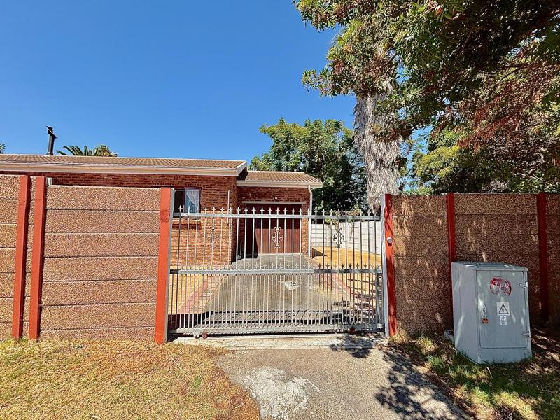 4 Bedroom Property for Sale in Richwood Western Cape